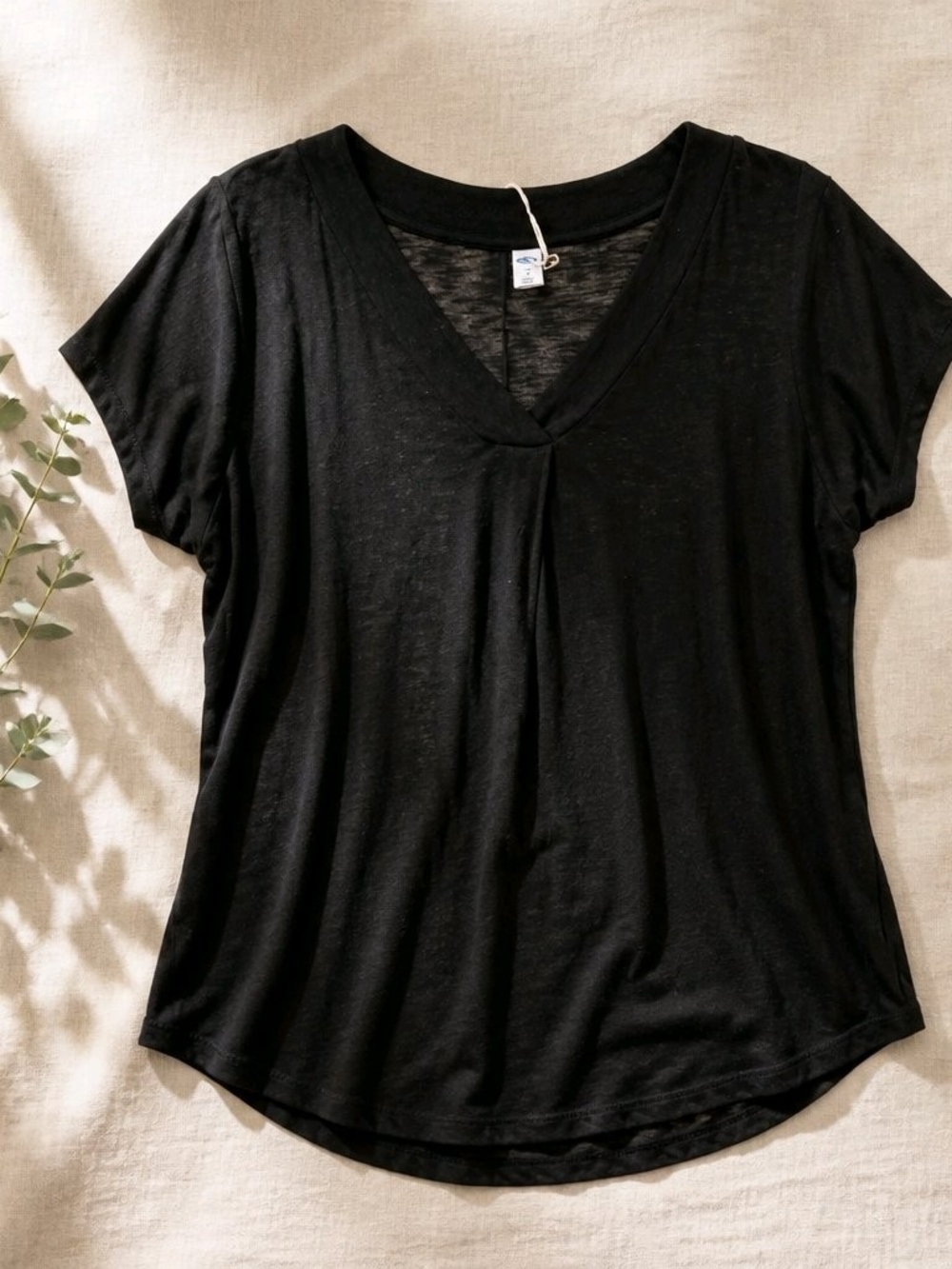 Old Navy Black V-Neck Short Sleeve Tee